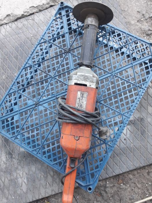 Продам бу електро мотор вместе со шкивом и натяжителем.