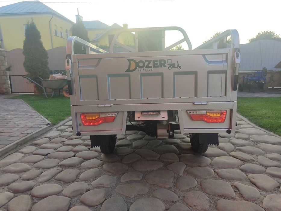 Електротрицикл вантажний