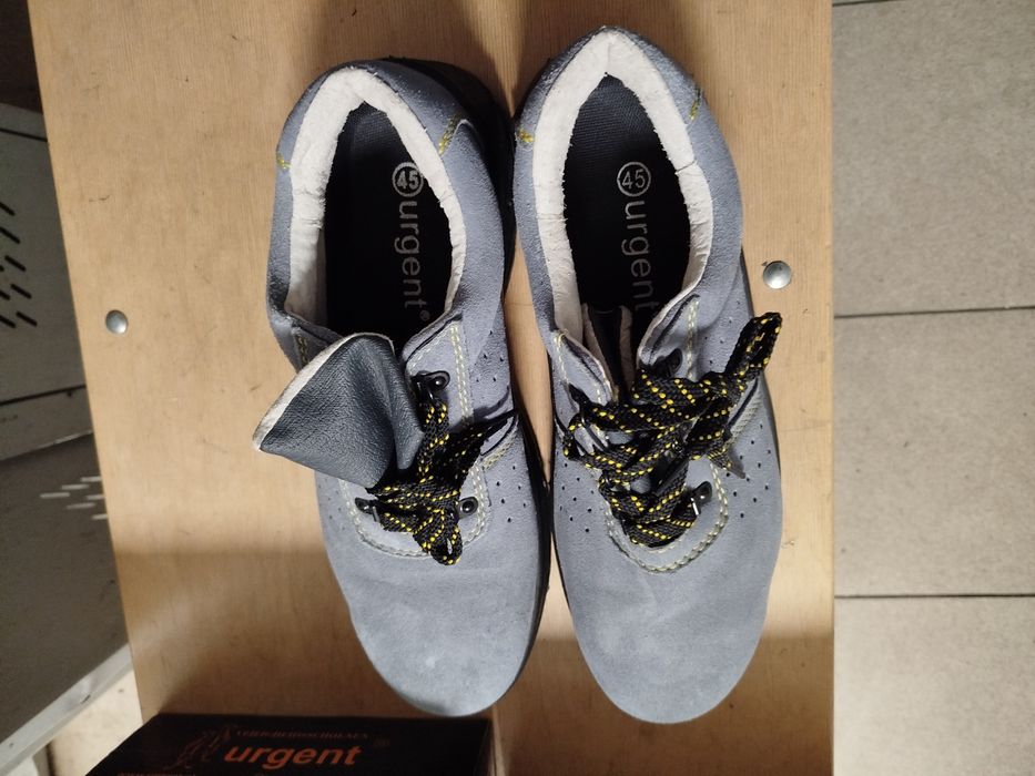 Buty robocze pełne.