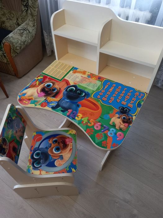 стол парта і стільчик  Висота регулюється