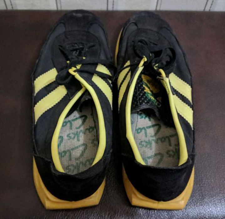 Стильные салатово-чёрные кеды Clarks с твердой подошвой, 43 размер.