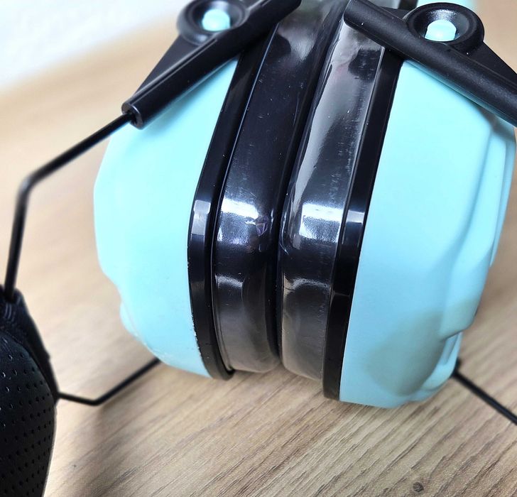 Ochronniki słuchu tłumiące hałas