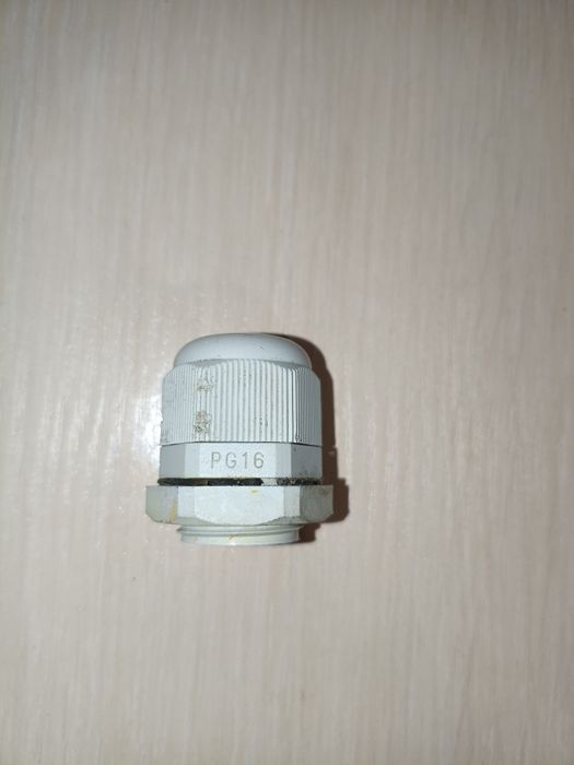 Сальники (кабельні вводи)