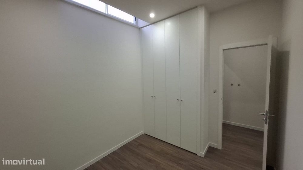 Elegante T1+1 a Estrear em Fitares com Acabamentos Premium
