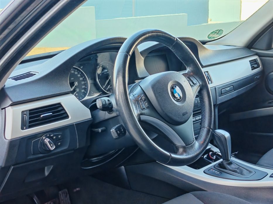BMW 318i 2009 Facelift – Automático – 143 cv