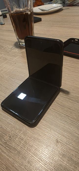 Samsung Galaxy Z Flip3