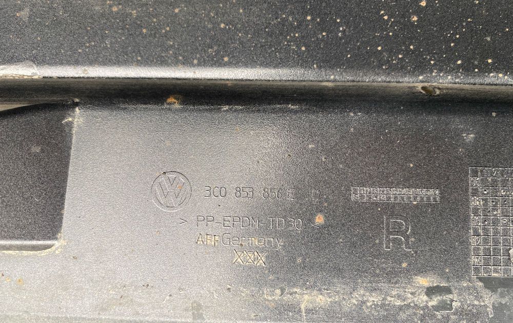 Listwy progowe, progi do Passat b6 R36.