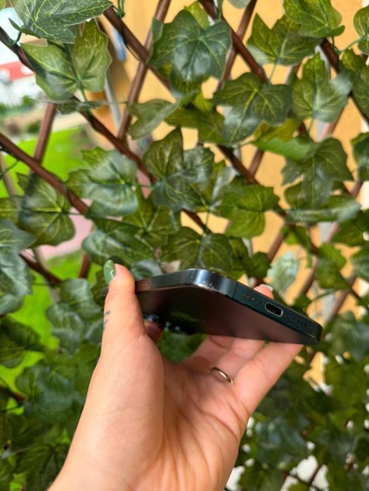 iPhone 15 pro + nowy case gratis | dobry stan