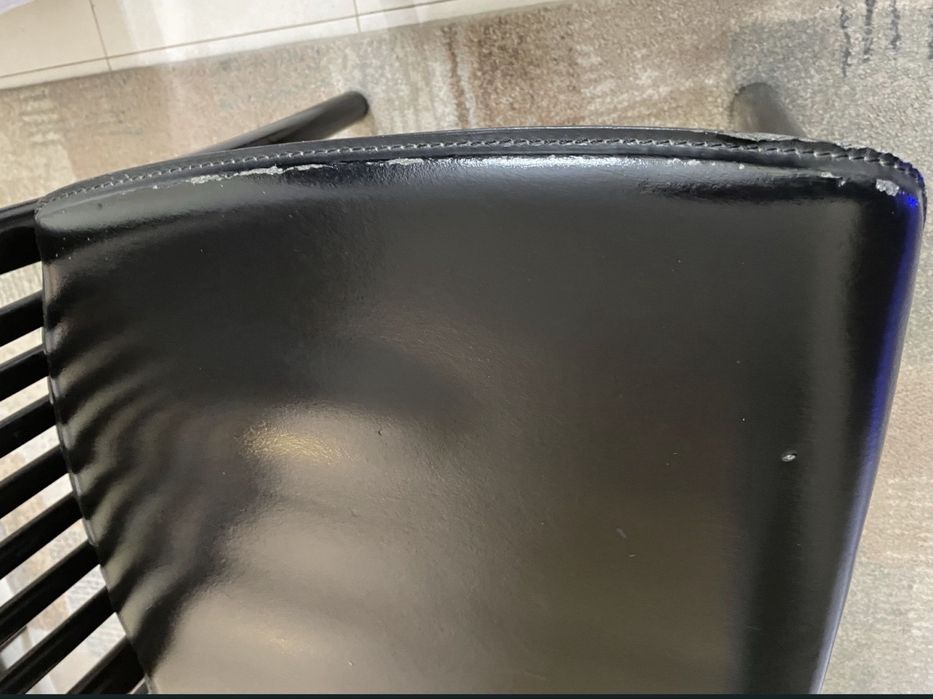 Mesa sala de jantar e cadeiras
