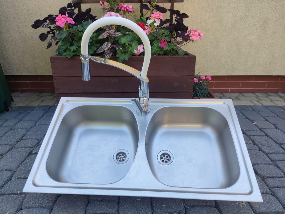 Zlewozmywak z syfonem