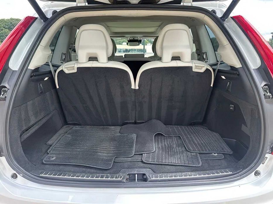 Volvo XC90      2018