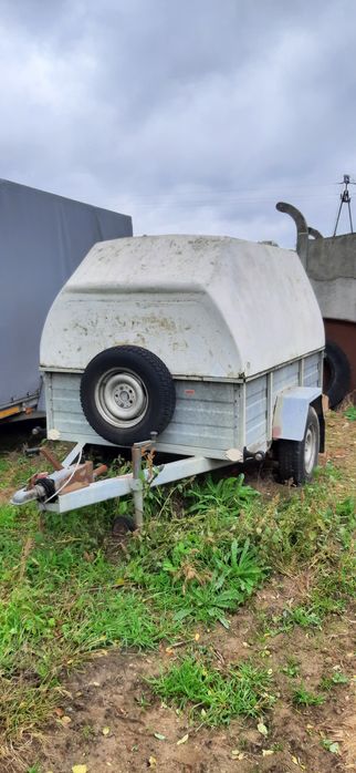 Przyczepa samochodowa