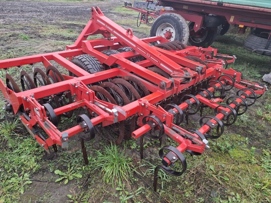 Wał zagęszczający na przód agregat uprawowy 3 m