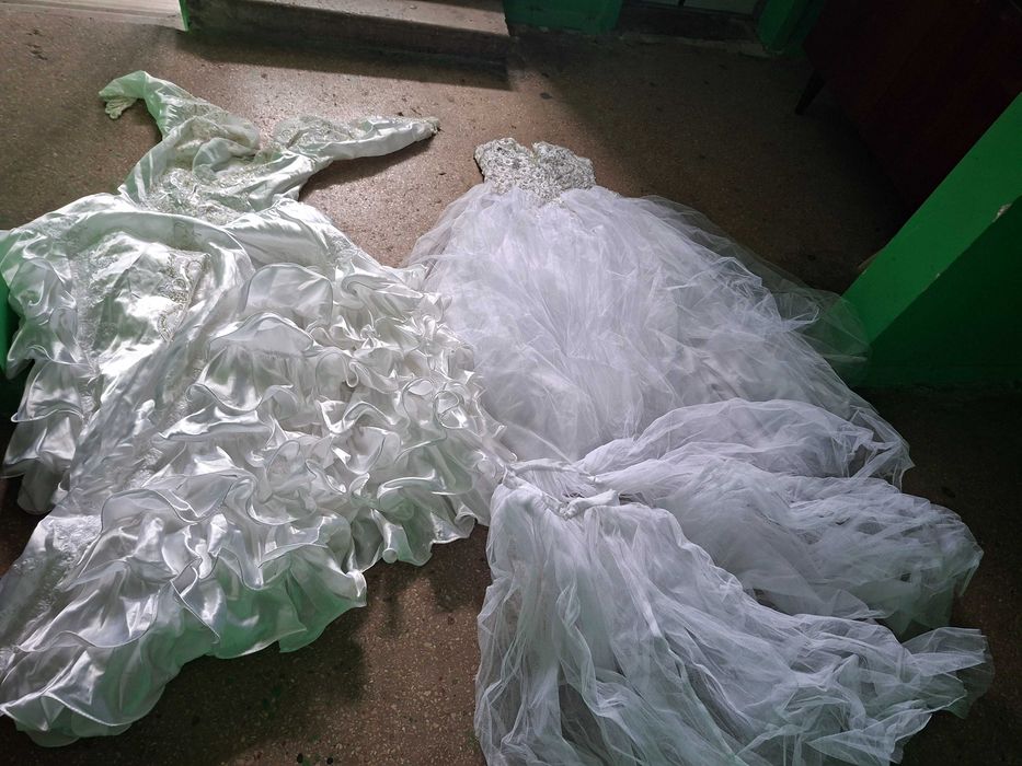 Свадебное платье 2 штуки за 700 гривен.