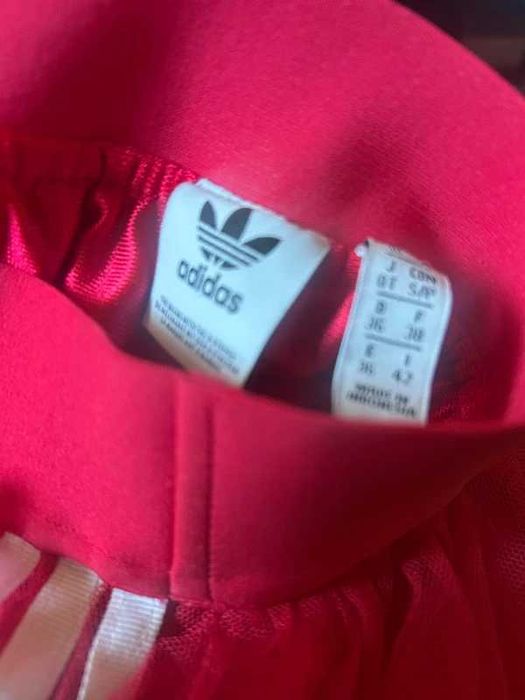 Tiulowa z halką spódnica Adidas