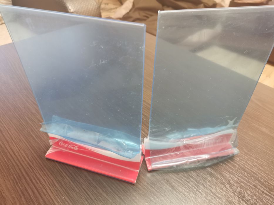 Менюхолдер (менюшнеця), підставка для меню Coca Cola