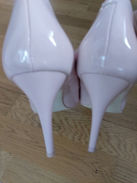 Buty damskie na obcasie