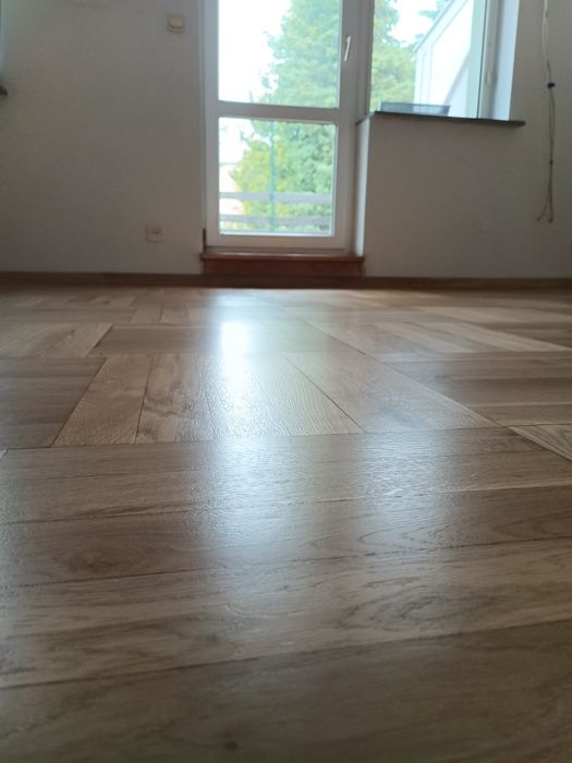 Cyklinowanie,układanie i renowacja podłóg drewnianych