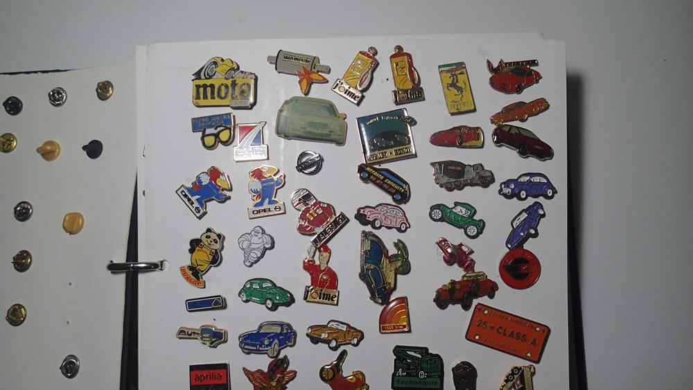Pins antigos Automobilia