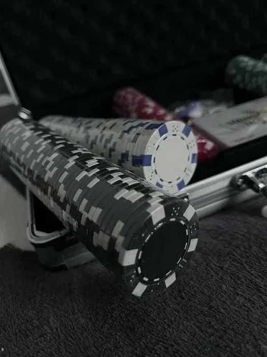 Zestaw do Pokera Holdem Texas Walizka Żetony Karty Kości NOWE GRA