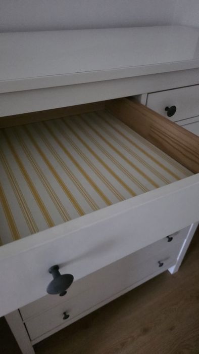 Cómoda branca com 6 gavetas