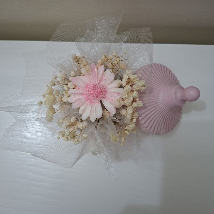 Peças em gesso e velas com cera de soja aromáticas