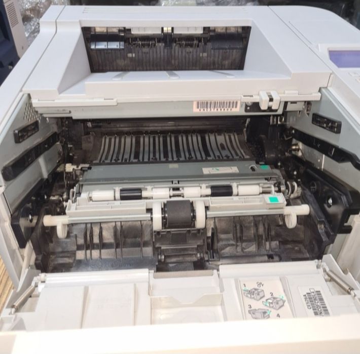 HP LaserJet P3015dn. Лазерные принтеры. От 200стр счётчики.