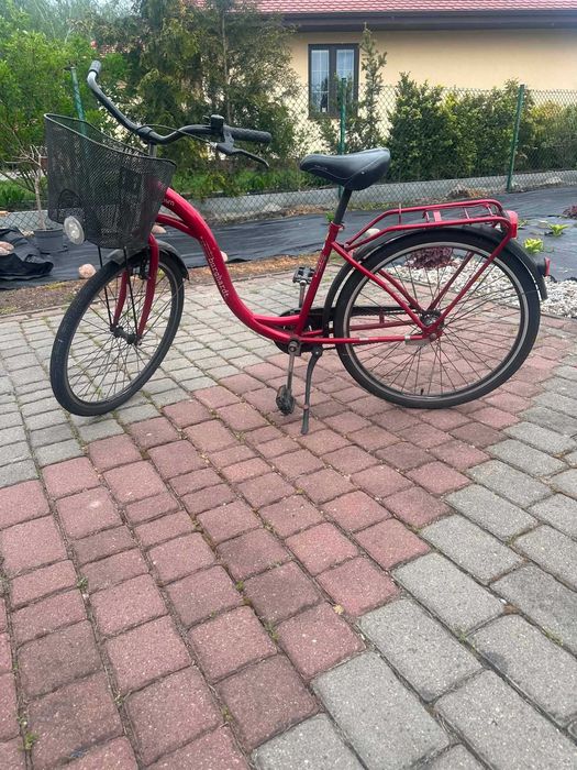 Rower damski z koszykiem i bagażnikiem