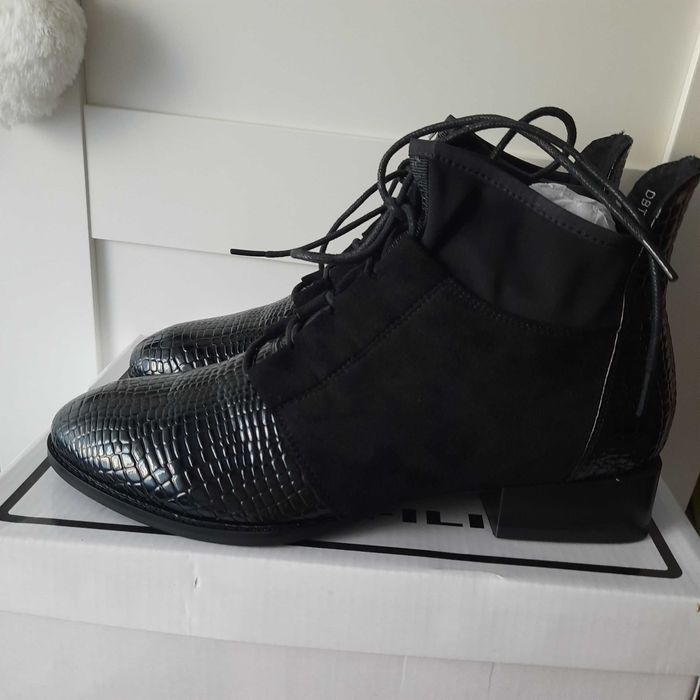 Botki damskie czarne r. 39