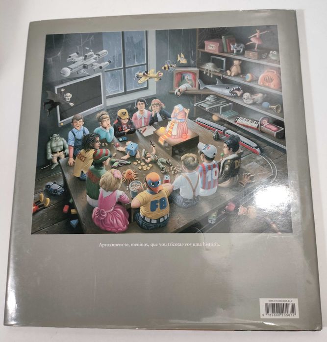 A Menina de Vermelho de Aaron Frisch e Roberto Innocenti