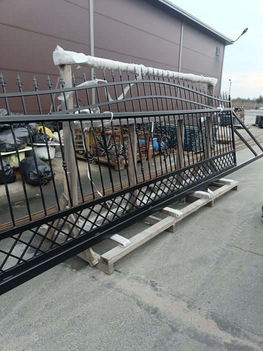 ŚLUSARZ SPAWACZ  Bramy/balustrady/kojce dla zwierząt/meble