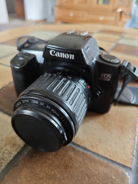 Aparat fotograficzny Canon EOS 1000F