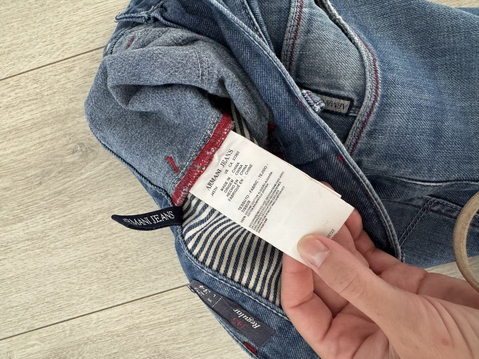 Продам Armani джинсы оригинал