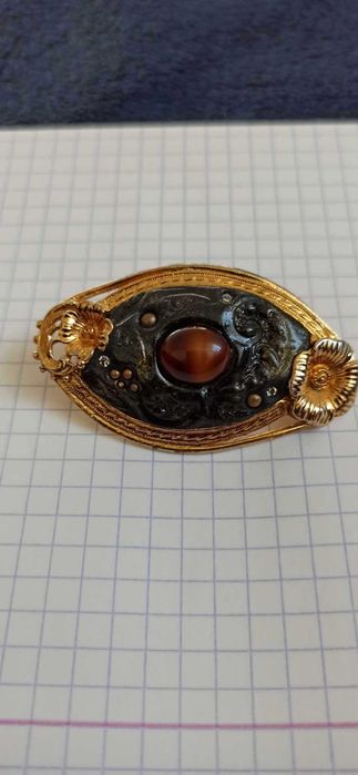 Pozłacana niemiecka broszka vintage