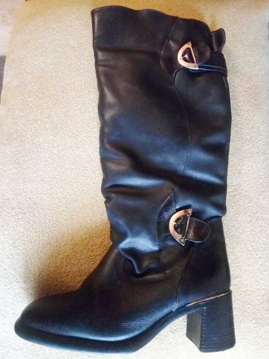 шкіряні жіночі чобітки