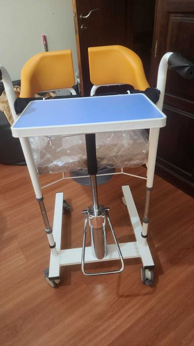 Equipamentos de Apoio à Mobilidade – Cadeira de Transferência, Cadeira de Banho Braun e Banco de Banho