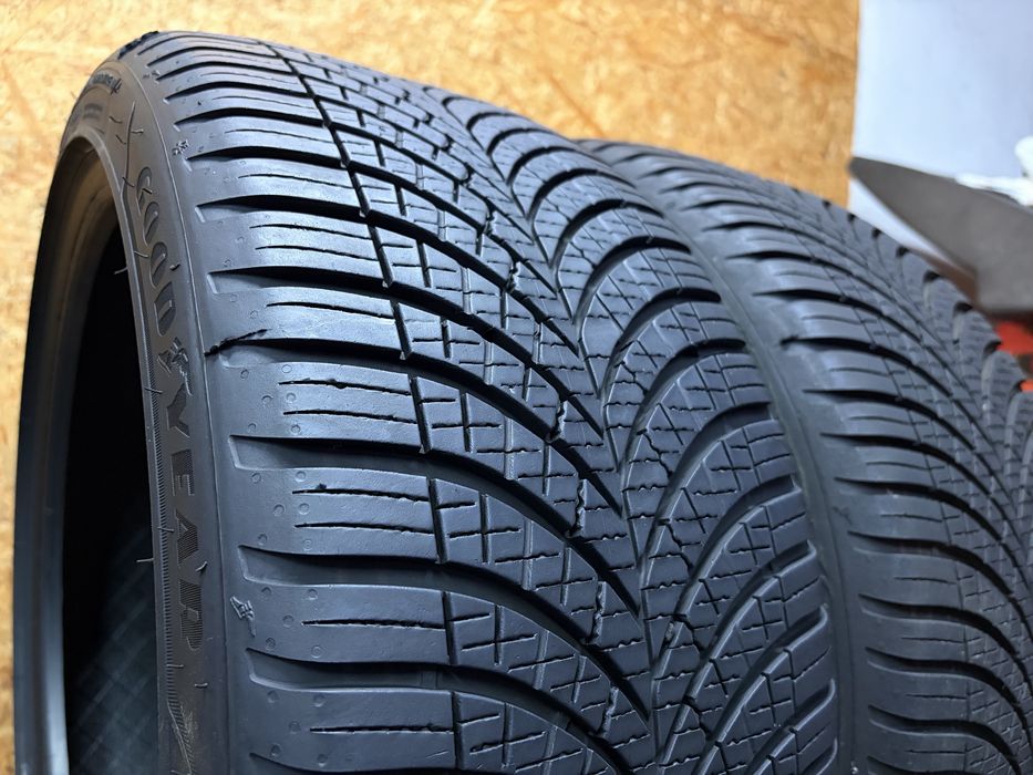 225/40/18 92Y Goodyear Vector 4Seasons Gen-3