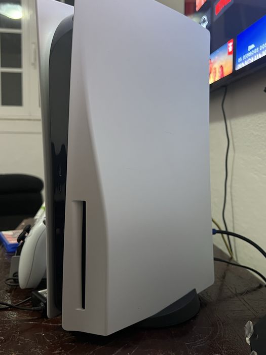 PS5 Slim, versão disco e digital