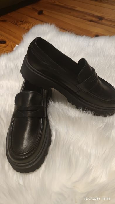 Pólbuty skórzane eleganckie czarne 38 skóra Lasocki