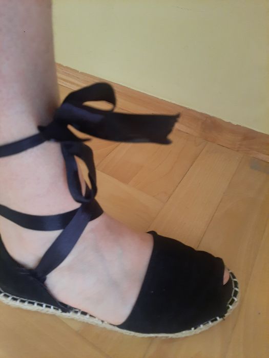 Buty wiazane sandaly