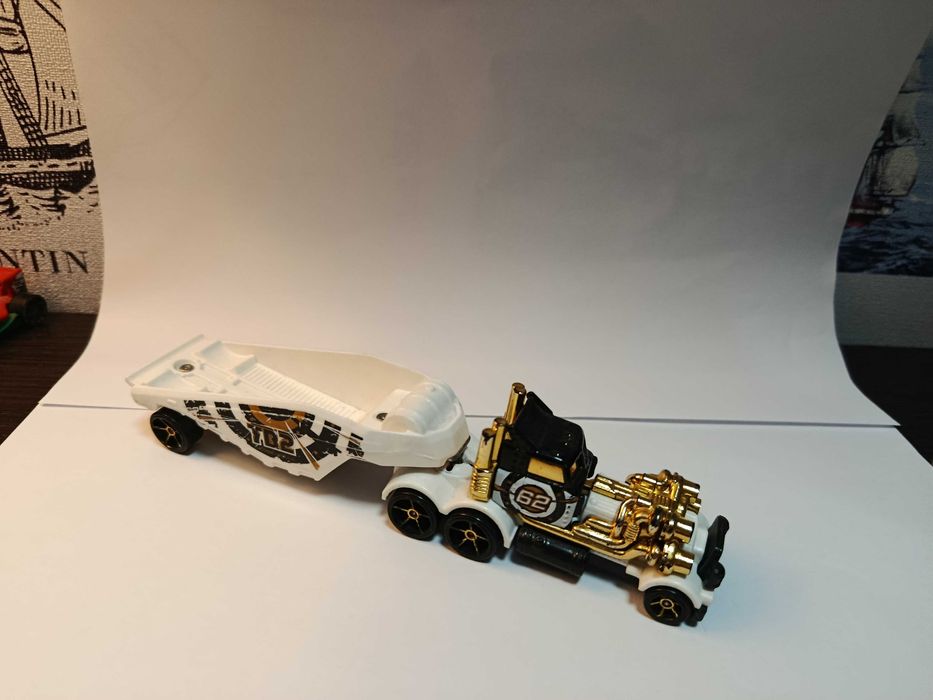 Машинки HotWheels