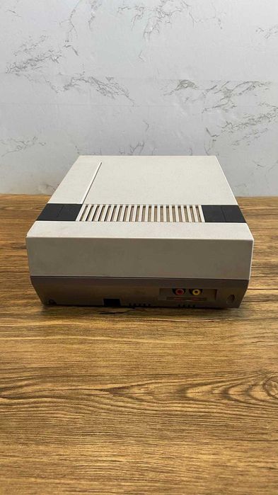 Consola Nintendo NES + 2 comandos
