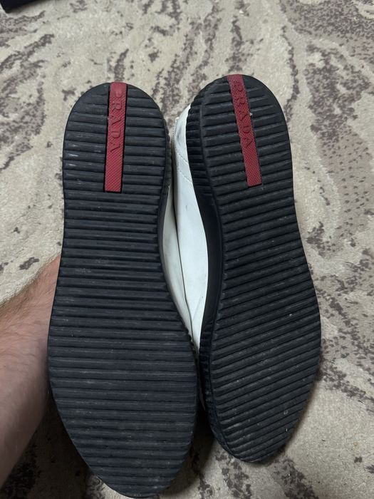 кросівки prada