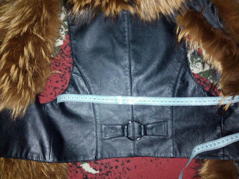 Меховая жилетка з енота