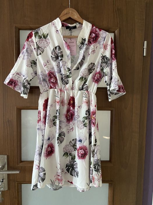 Nowa sukienka w kwiaty