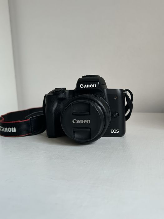 Câmara Canon M50