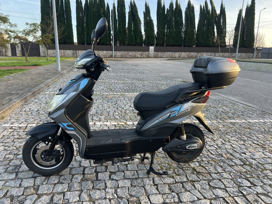 Scooter semi nova