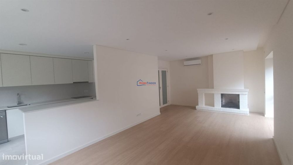 T3 Renovado no Centro de Braga com Suite, Garagem e Acabamentos Modern