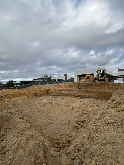 Serviços de Escavações, Demolições e Limpezas de Terrenos