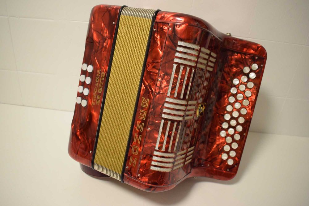 Concertina hohner club IIb Victoria 2 Voz. Tonalidade. C . N 69